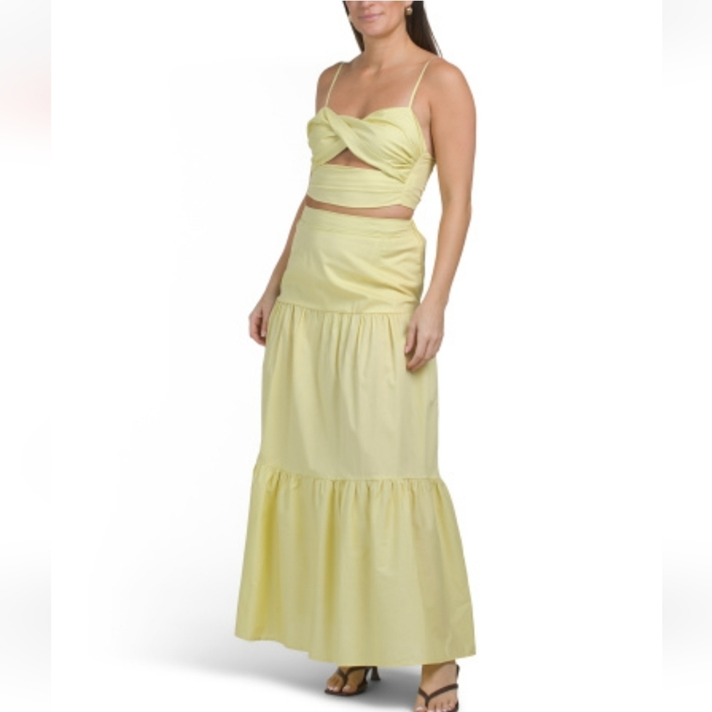 White Cropped Top And Skirt Set